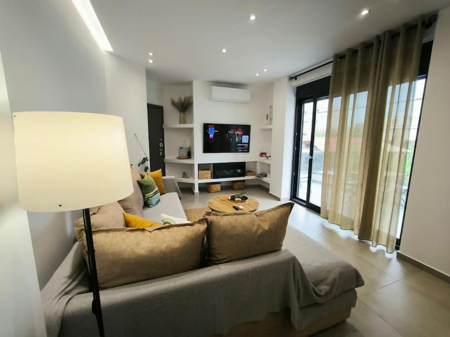 Apartment Floral 2 - 1st Floor With Private Parking! *