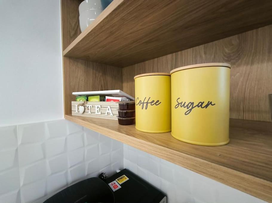 Floral 2 - 1st Floor With Private Parking! Apartment Athens