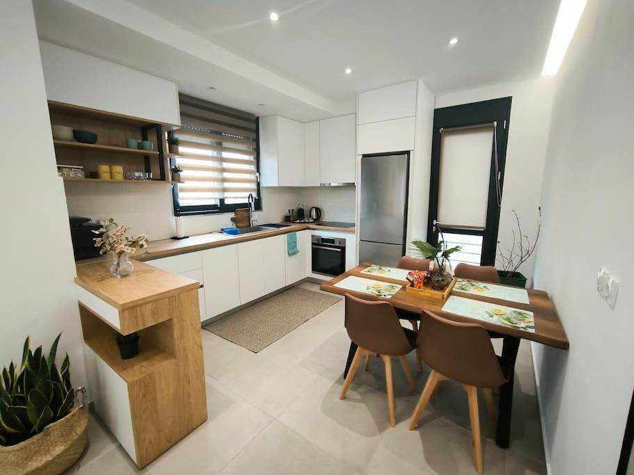 Floral 2 - 1st Floor With Private Parking!